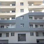 Апартаменти Urban By Quokka 360 - Modern With Private Parking