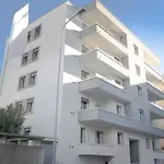 Апартаменти Urban By Quokka 360 - Modern With Private Parking