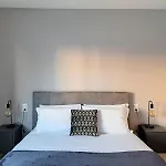 Апартаменти Urban By Quokka 360 - Modern With Private Parking Лугано