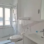 Urban By Quokka 360 - Modern With Private Parking Апартаменти