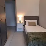 Апартаменти Urban By Quokka 360 - Modern With Private Parking Лугано