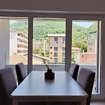 Urban By Quokka 360 - Modern With Private Parking Апартаменти