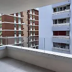 Апартаменти Urban By Quokka 360 - Modern With Private Parking