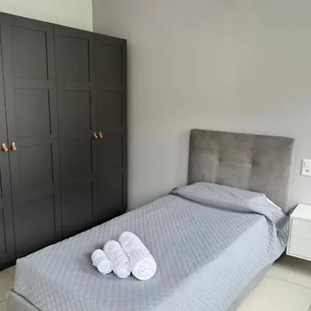 Urban By Quokka 360 - Modern With Private Parking Appartement *