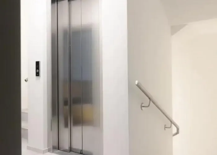 Urban By Quokka 360 - With Parking In *