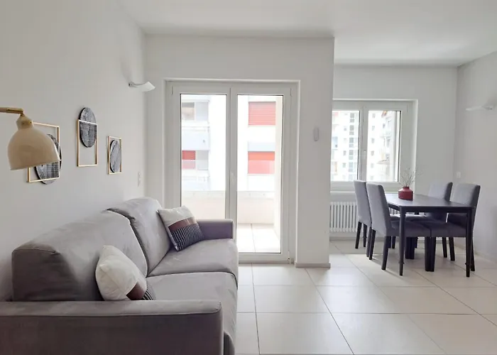 Urban By Quokka 360 - With Parking In